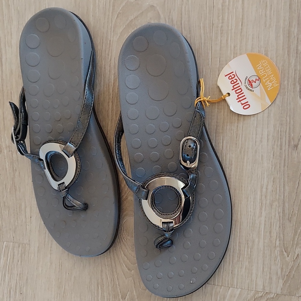 Orthaheel Gray Metallic Thong Sandals with Silver-tone Accents US 6/EUR 37